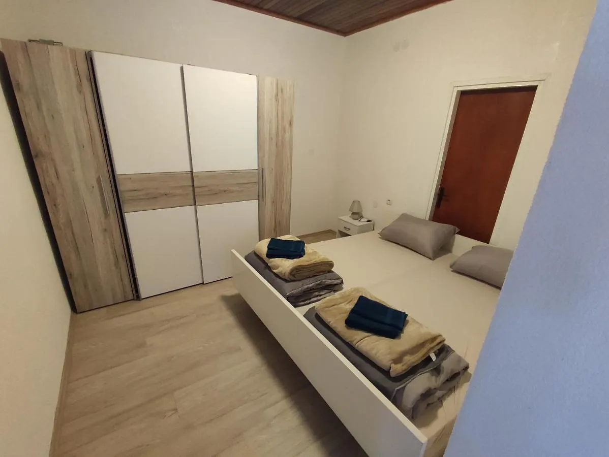 Apartman Selce 0*,
